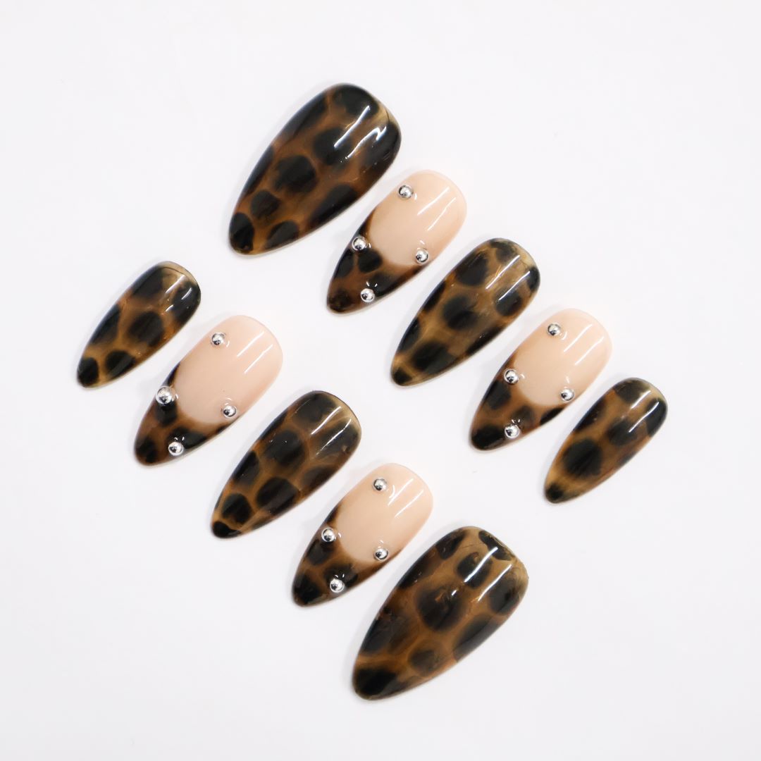 Handmade Tortoiseshell Press-On Nails – classic brown and nude tones with silver stud accents. Perfect for holidays, birthdays, vacations, or as a chic gift for her